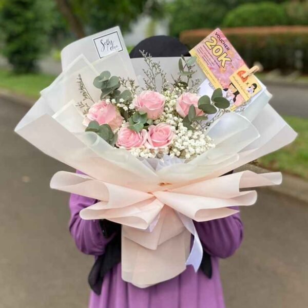 5 Classic Roses with Extra Fillers (Small to Medium)