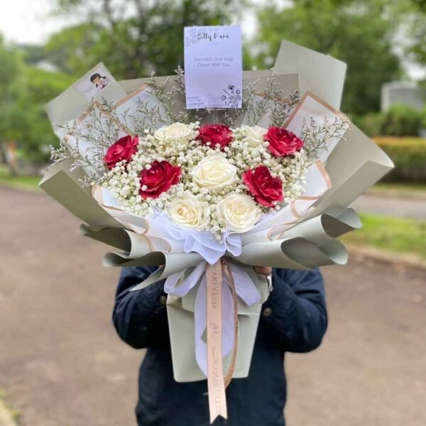 10 Classic Roses with Extra Snow (M to L)