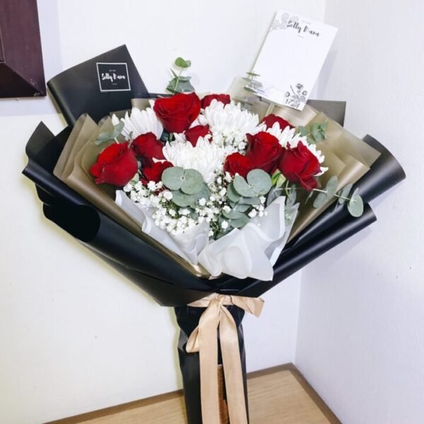 10 Classic Roses with Krisan (Medium to Large)