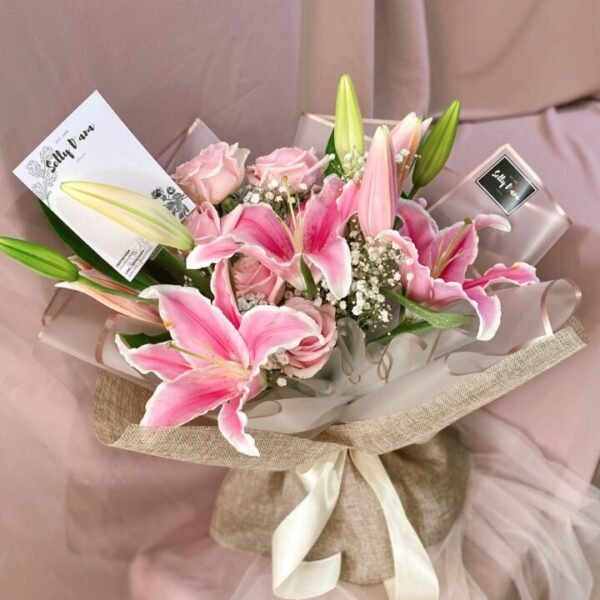 Lily & Classic Bouquet (L) - Image 2