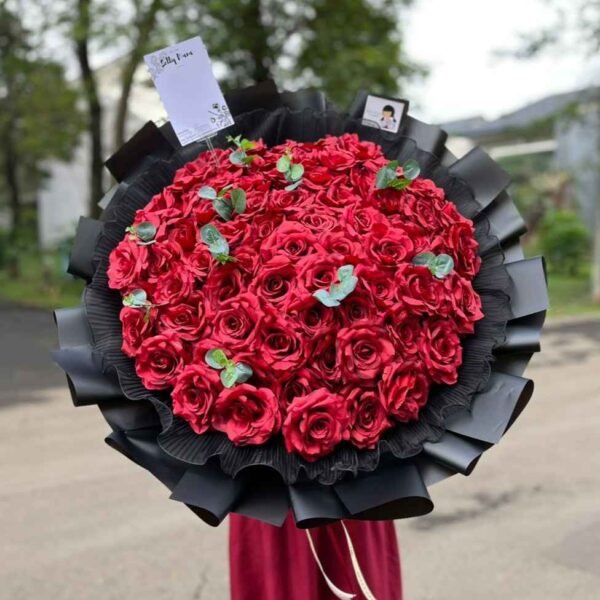 70 Round Rose Artificial (Extra Large/Human Size)