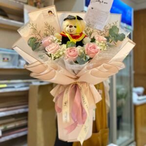 5 Rose With Filler + Boneka Toga M (M)