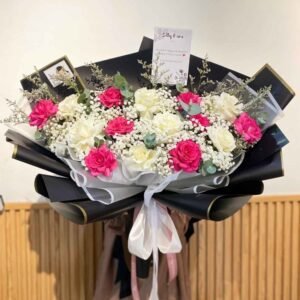 15 Classic Roses with Extra Filler (L Up Size)