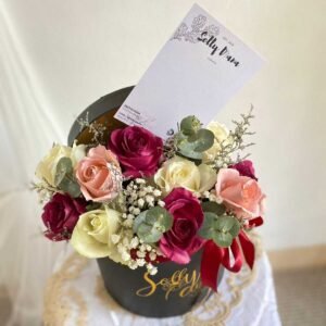 10 Roses with Filler Bloombox (D15)