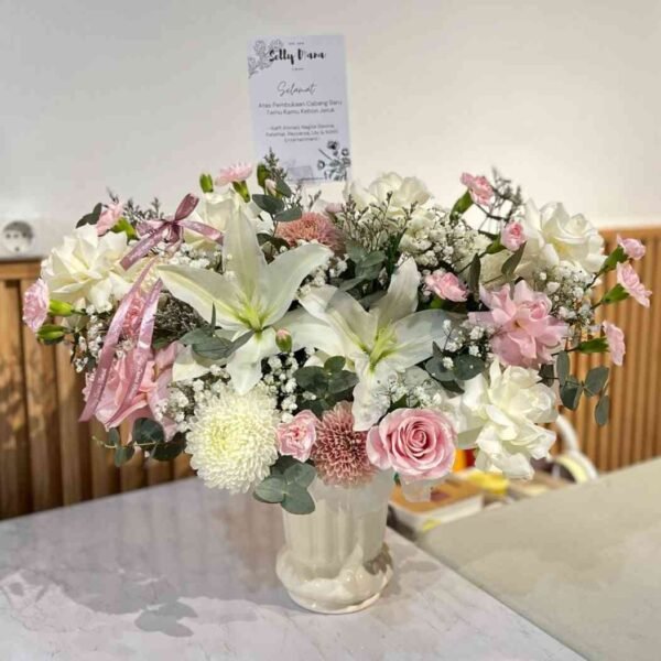 Diana Mix Fresh Flower Vase - Image 3